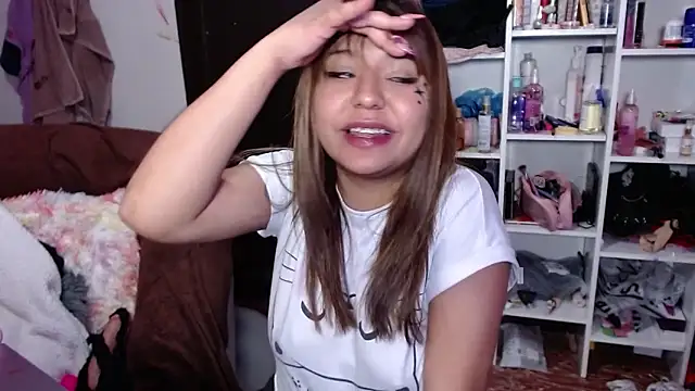 Snapshot of lil_daisy7 chatting on February 1, 2025, 7:05 am lil daisy7 online show from February 1, 2025, 7:05 am