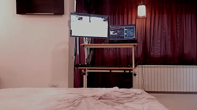 aryahunt1 online show from February 14, 2026, 8:44 am