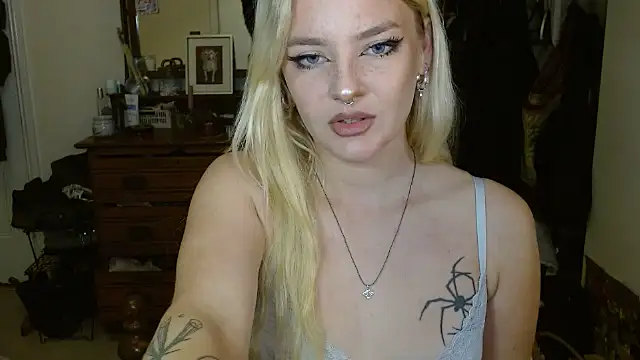 April LoveUK online show from November 9, 2025, 9:57 pm