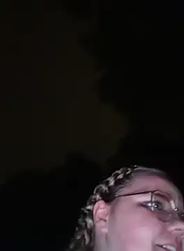 Snapshot of Fiona0705 chatting on September 27, 2025, 9:20 pm Fiona0705 online show from September 27, 2025, 9:20 pm