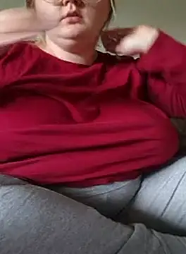 Snapshot of Fiona0705 chatting on October 4, 2025, 1:31 pm Fiona0705 online show from October 4, 2025, 1:31 pm