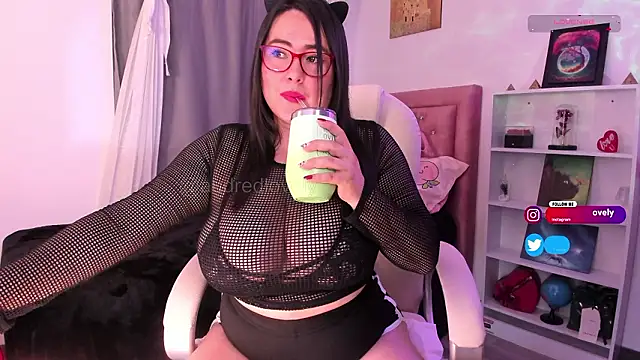 AudredLovely online show from February 4, 2026, 12:27 am