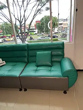 Snapshot of lili_phill chatting on December 18, 2024, 10:35 pm lili phill online show from December 18, 2024, 10:35 pm