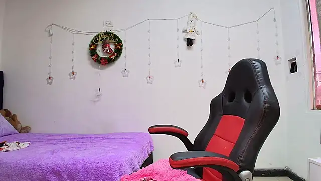 Snapshot of lili_phill chatting on December 25, 2024, 7:13 pm lili phill online show from December 25, 2024, 7:13 pm