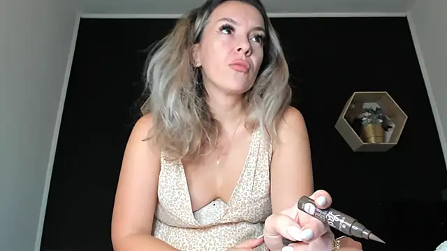 Snapshot of Alesys69 chatting on September 13, 2025, 10:53 pm Alesys69 online show from September 13, 2025, 10:53 pm