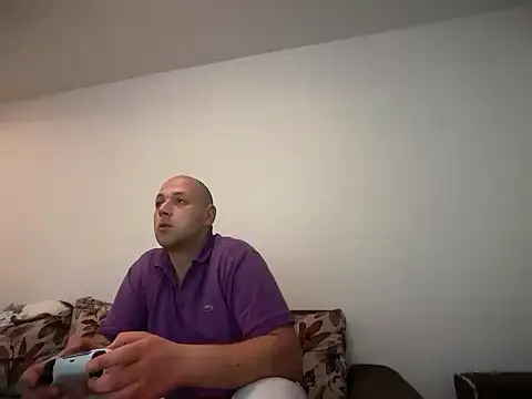 Snapshot of Flakka95 chatting on April 7, 2026, 9:37 pm Flakka95 online show from April 7, 2026, 9:37 pm