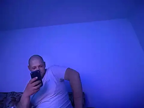 Snapshot of Flakka95 chatting on April 9, 2026, 2:44 am Flakka95 online show from April 9, 2026, 2:44 am
