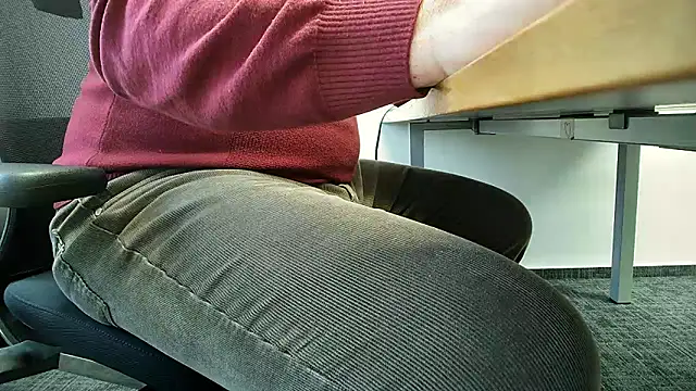 69bezfleku online show from December 2, 2024, 7:14 am