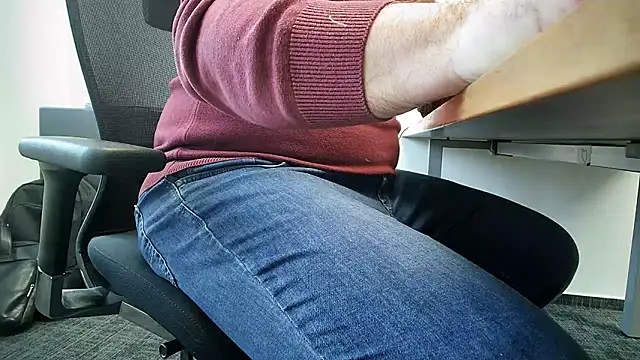 69bezfleku online show from February 18, 2025, 7:10 am