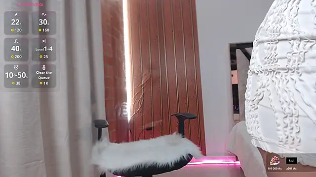 AGATHAA WHITE online show from November 26, 2025, 11:22 am