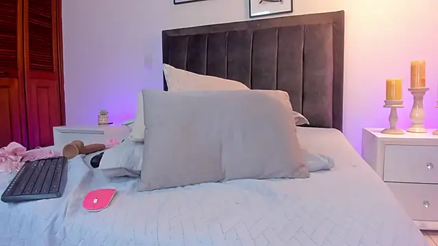 isa bunny online show from February 25, 2025, 7:09 am