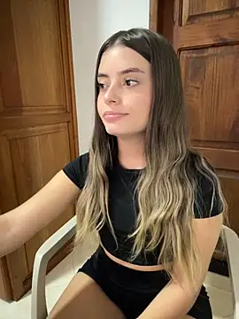 Miss valeriaa online show from December 13, 2024, 9:52 pm