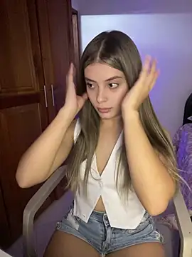 Miss valeriaa online show from March 6, 2025, 3:45 pm