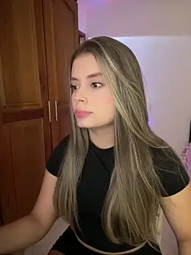 Miss valeriaa online show from March 21, 2025, 2:51 pm