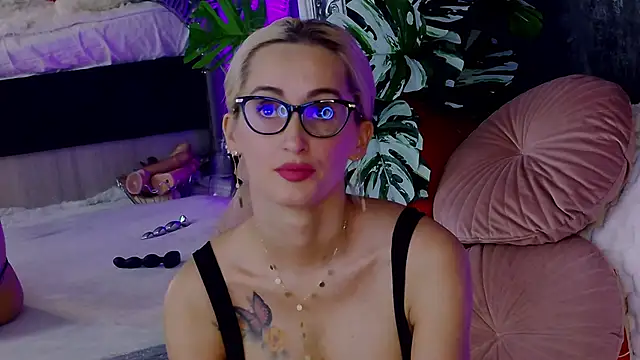 Snapshot of IsabelleEthan chatting on October 5, 2025, 1:48 am IsabelleEthan online show from October 5, 2025, 1:48 am