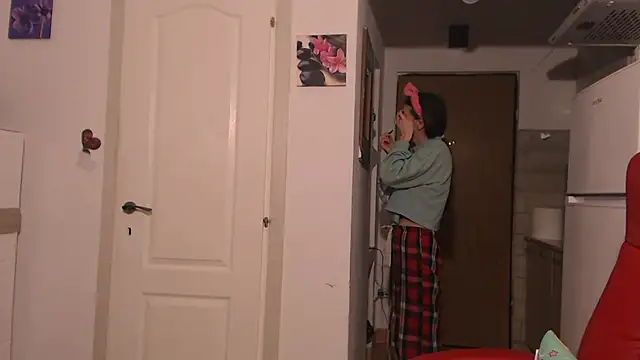 simyhvn online show from March 19, 2026, 5:11 am