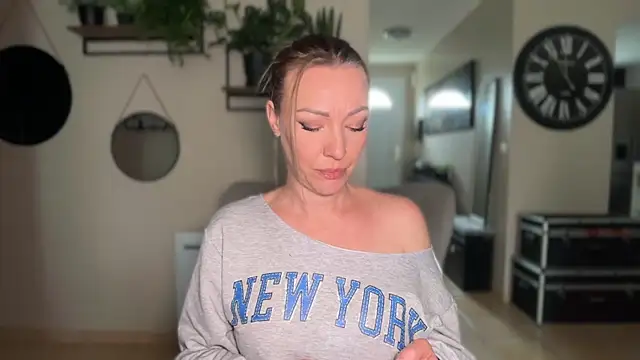 Sacha-xx online show from March 3, 2026, 10:54 am