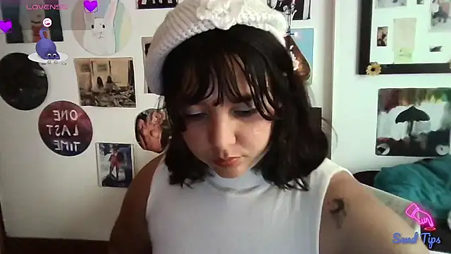 Snapshot of soynanabela28 chatting on February 26, 2025, 10:09 pm soynanabela28 online show from February 26, 2025, 10:09 pm