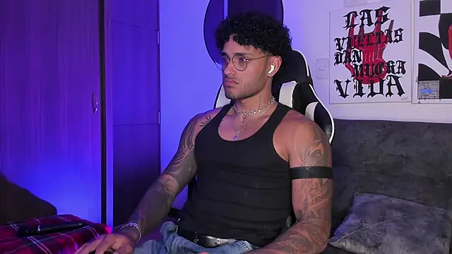 Alessandro Vanni online show from March 18, 2026, 2:37 am