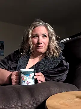 Snapshot of Canadian_BBW chatting on June 4, 2026, 2:23 pm Canadian BBW online show from June 4, 2026, 2:23 pm