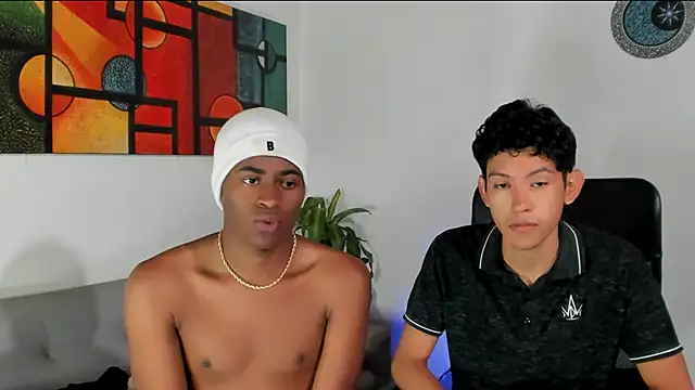 Snapshot of CrissBrownxxx chatting on September 15, 2025, 12:32 am CrissBrownxxx online show from September 15, 2025, 12:32 am