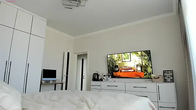  Miss Johansson  online show from March 12, 2026, 12:00 pm