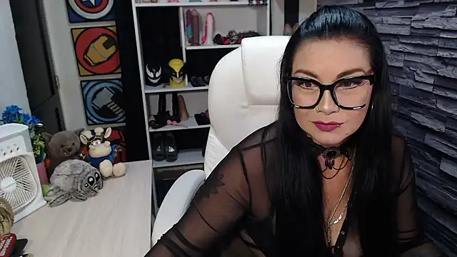 Snapshot of Cruela_deviil chatting on July 26, 2026, 6:26 pm Cruela deviil online show from July 26, 2026, 6:26 pm