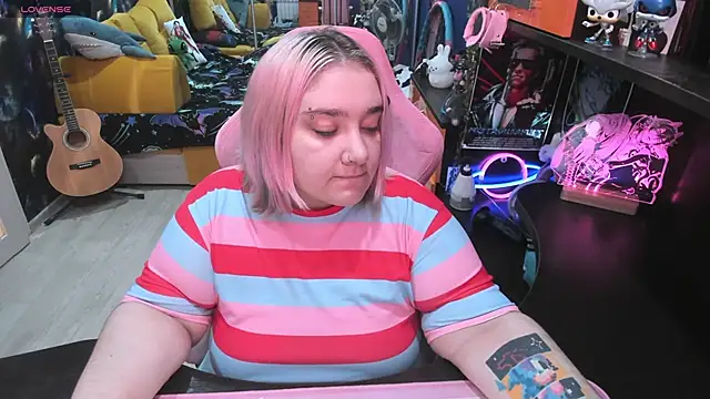 Softie Sofy online show from September 26, 2025, 2:48 am