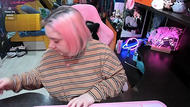 Snapshot of Softie_Sofy chatting on February 27, 2026, 3:06 am Softie Sofy online show from February 27, 2026, 3:06 am