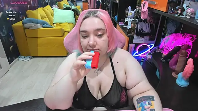 Softie Sofy online show from May 13, 2026, 3:48 am
