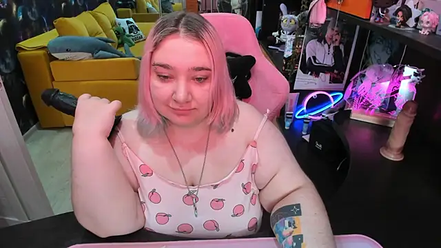 Softie Sofy online show from June 29, 2026, 3:02 am