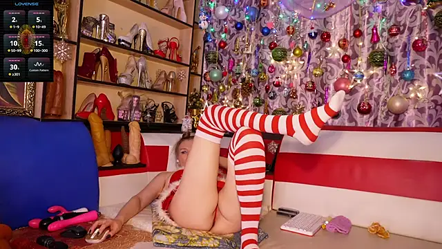 Snapshot of callme_Anna chatting on December 18, 2024, 6:10 am callme Anna online show from December 18, 2024, 6:10 am