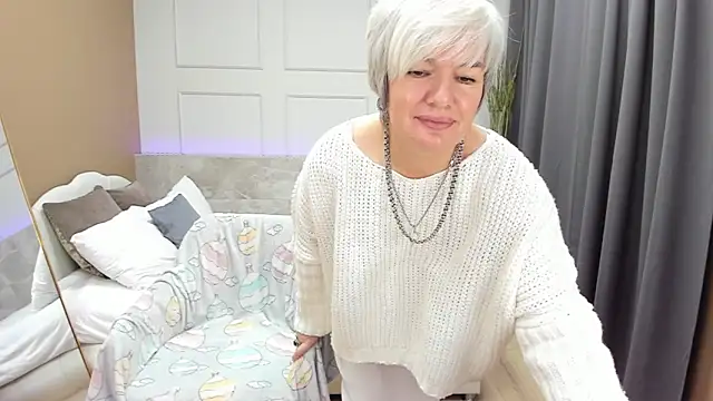 Snapshot of CarmenSoft chatting on December 8, 2024, 11:29 pm CarmenSoft online show from December 8, 2024, 11:29 pm