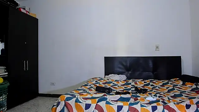 ares sexxx online show from February 25, 2026, 4:38 pm