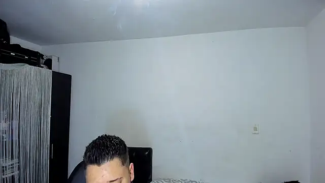 Snapshot of ares_sexxx chatting on May 5, 2026, 10:51 pm ares sexxx online show from May 5, 2026, 10:51 pm