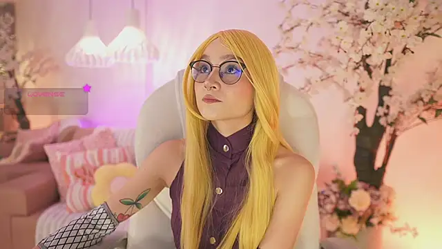 DalahiaRush online show from November 3, 2025, 7:04 pm