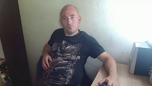 Johan   Barker online show from November 4, 2025, 11:09 am