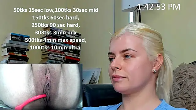 Snapshot of queenofthenighttt chatting on February 3, 2026, 12:43 pm queenofthenighttt online show from February 3, 2026, 12:43 pm