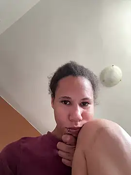 Snapshot of AaliyahHarris chatting on May 9, 2026, 6:51 am AaliyahHarris online show from May 9, 2026, 6:51 am