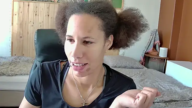 Snapshot of AaliyahHarris chatting on May 27, 2026, 8:22 am AaliyahHarris online show from May 27, 2026, 8:22 am