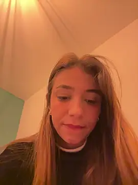 Snapshot of Hall_16 chatting on January 11, 2025, 8:54 pm Hall 16 online show from January 11, 2025, 8:54 pm