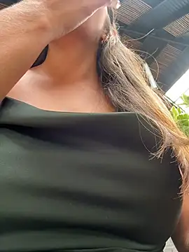 Snapshot of Hall_16 chatting on April 7, 2026, 8:42 pm Hall 16 online show from April 7, 2026, 8:42 pm