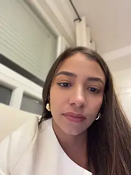 Snapshot of Hall_16 chatting on May 15, 2026, 9:22 pm Hall 16 online show from May 15, 2026, 9:22 pm