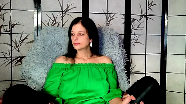  Sweetlonglips  online show from December 15, 2025, 6:28 am