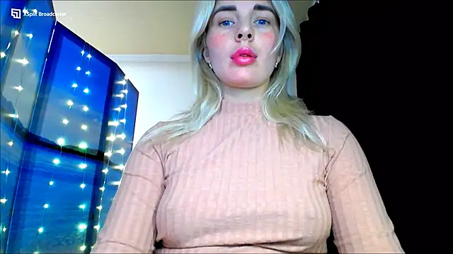 Snapshot of miaa_sunn chatting on December 12, 2024, 9:58 pm miaa sunn online show from December 12, 2024, 9:58 pm