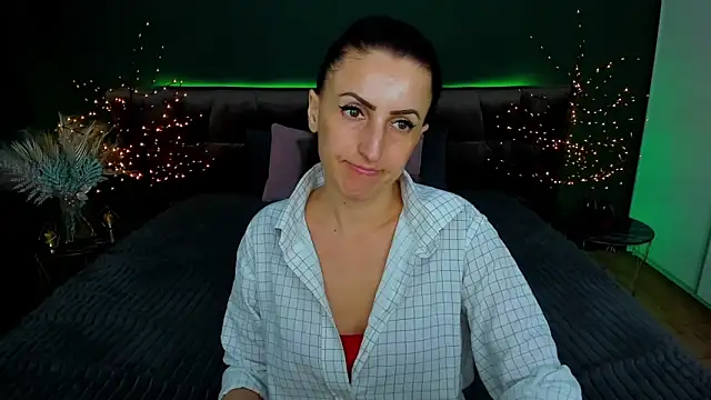 Rebecca Diamond online show from March 5, 2025, 12:22 pm