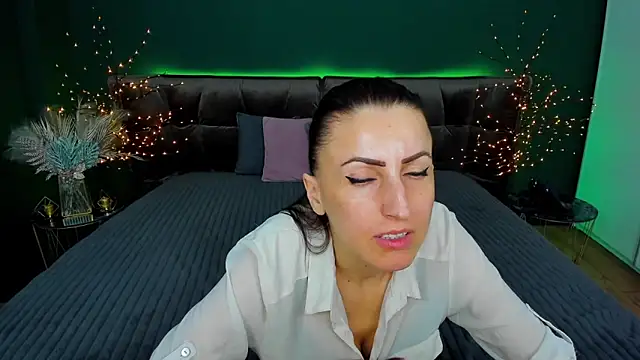 Rebecca Diamond online show from March 14, 2025, 9:24 am