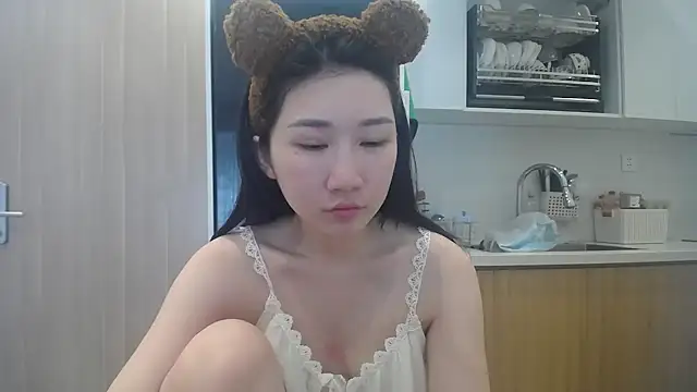 Asiagirll online show from May 15, 2026, 2:51 am