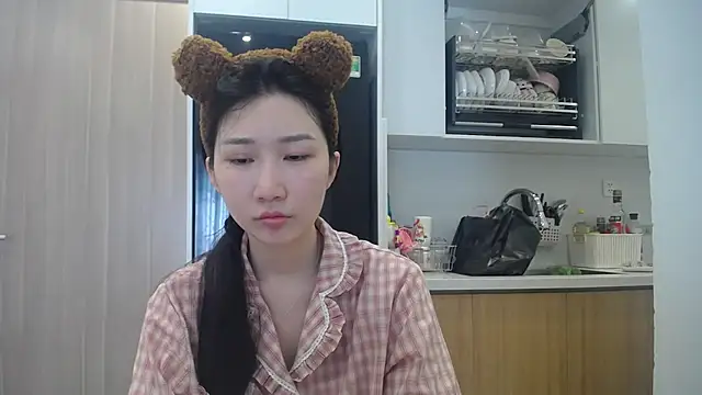 Asiagirll online show from July 8, 2026, 12:26 am