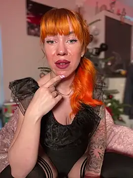 Snapshot of Pia_July_ chatting on December 19, 2024, 12:12 pm Pia July online show from December 19, 2024, 12:12 pm